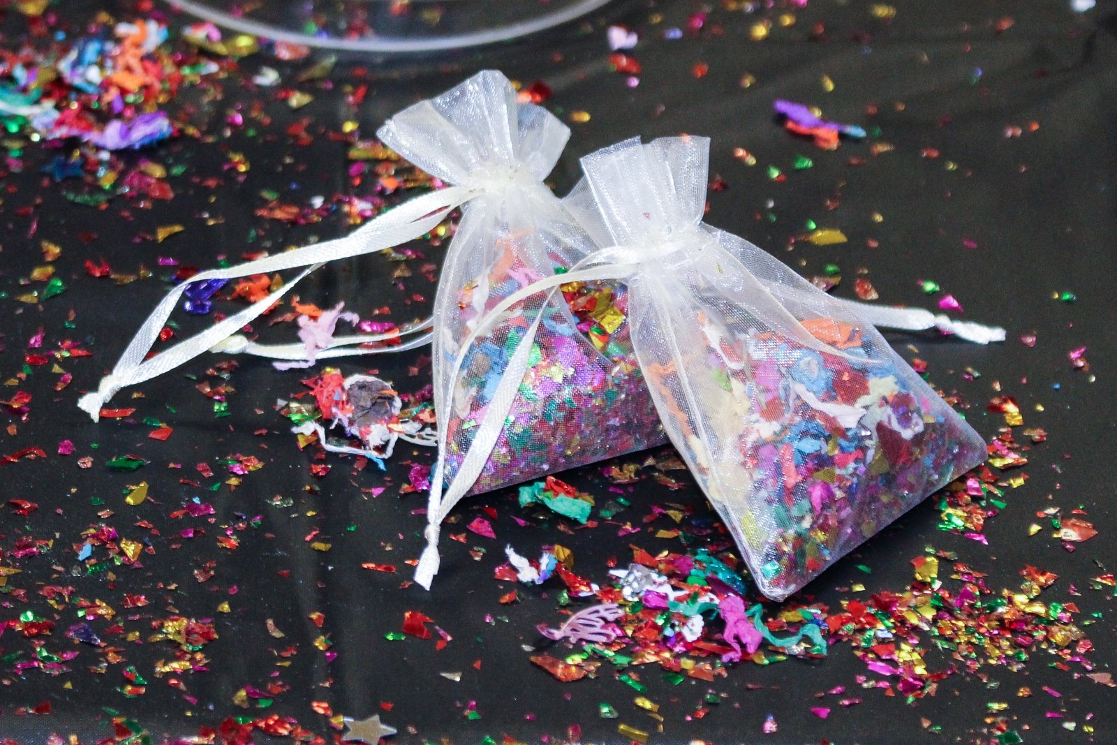 Biodegradable Confetti - The Confetti Bar