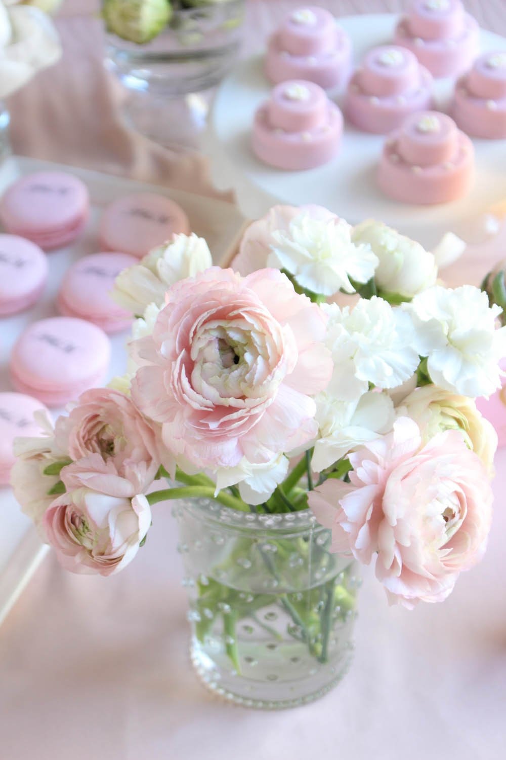 pink wedding, heart themed wedding, classic wedding, pink and gold wedding, blush pink wedding, classic heart wedding, pink flowers, pink wedding flowers