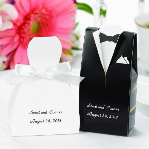 While you're planning your LGBT wedding, consider these 8 Spring Gay Wedding Favor Essentials put together by www.abrideonabudget.com in conjunction with LGBT-friendly Beau-Coup.com.