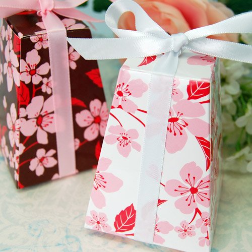Patterned Pedestal Favor Box