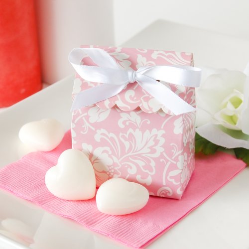 Patterned Scalloped Favor Box