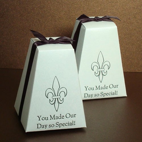 Personalized Pedestal Wedding Favor Box
