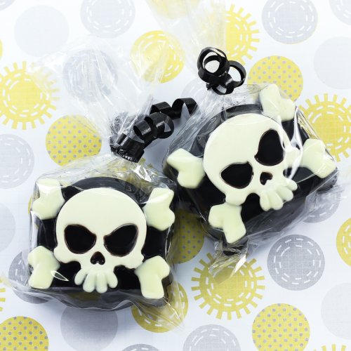 Skull and Crossbones Chocolate Covered Oreo