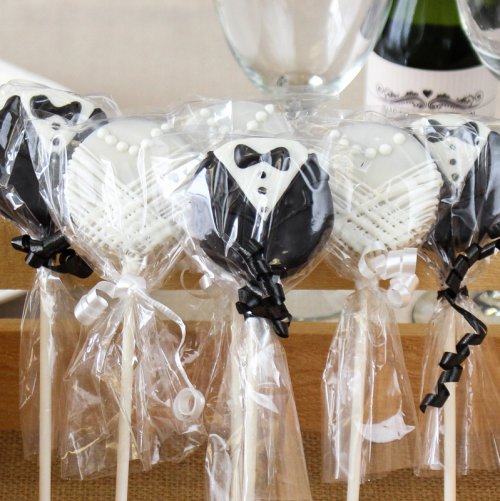 CHOCOHOLICS! Check out this post of ten unique chocolate favor ideas from www.abrideonabudget.com.