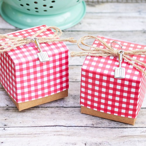 Red Gingham Favor Box