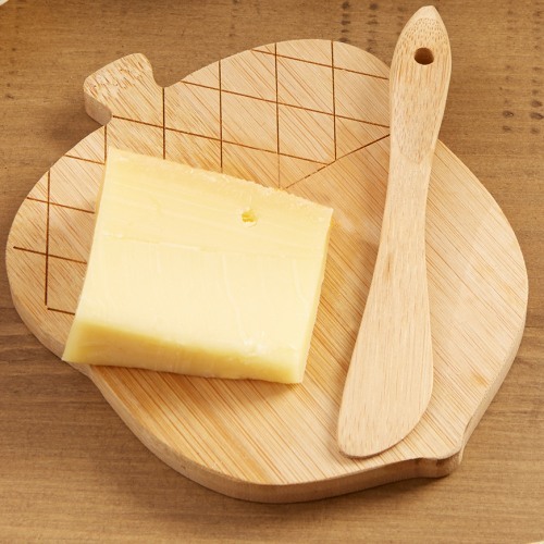 Acorn Shaped Cheeseboard and Spreader Party Favor
