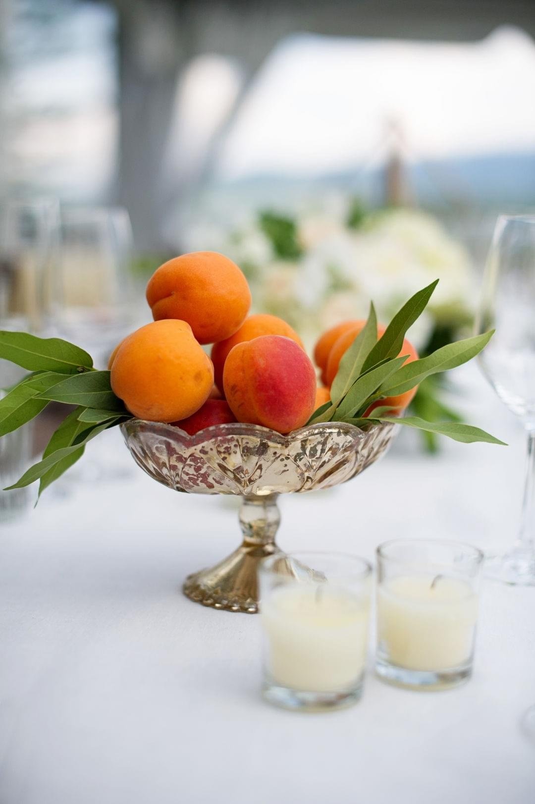 A peach wedding centerpiece. 