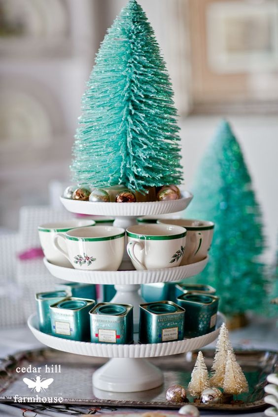 christmas cake stand with cups and christmas tree 