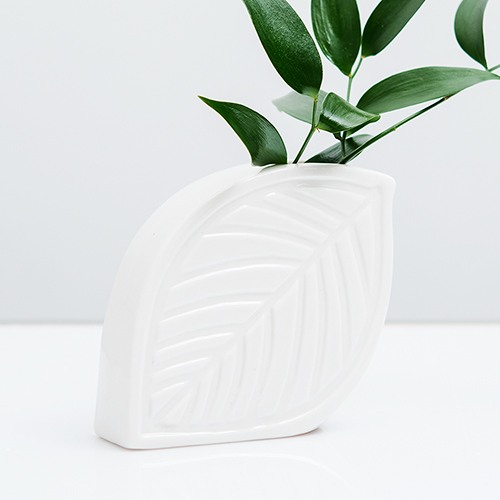 Porcelain Leaf Bud Vase Favor
