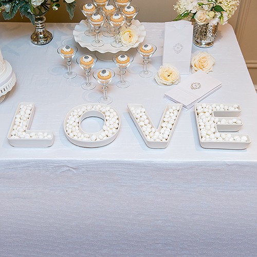 "LOVE" Plates Set
